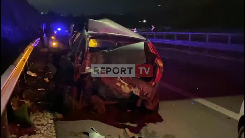 Aksident në autostradën Tiranë-Elbasan! Makina përplaset me furgonin dhe shkatërrohet e gjitha (VIDEO)