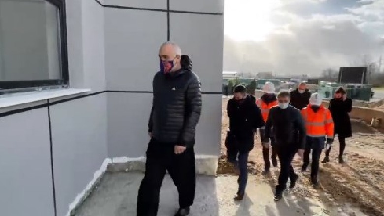 Rama inspekton shkollën e re në Krujë: Përgjigje ndaj kujtdo që gjuan me gurë