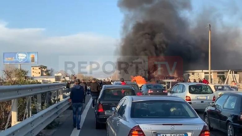 Laç/ Makina përplaset me trafindarësen, më pas përfshihet nga flakët në autostradën Milot-Mamurras! Plagosen dy persona
