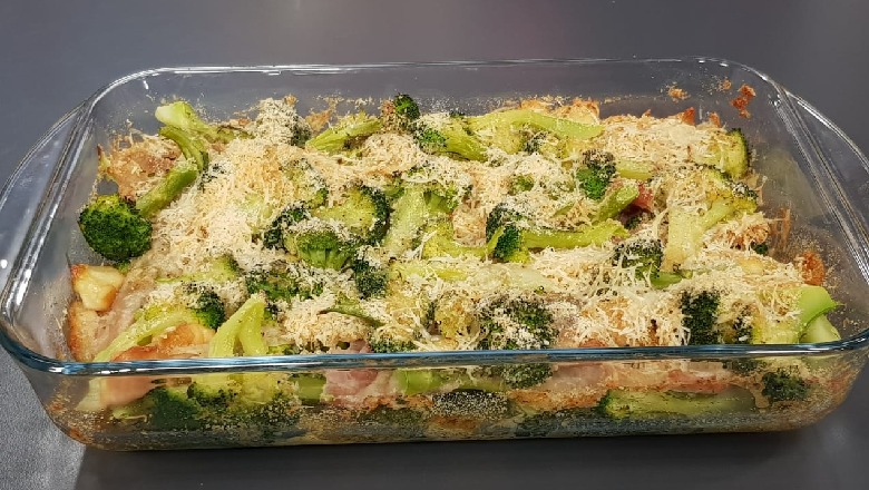 Brokoli me shtresa djathi dhe proshutë në furrë nga zonja Vjollca