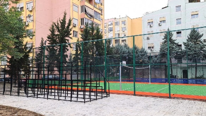 FOTOT/ Drejt përfundimit sheshi i ri në Laprakë, Bashkia ndërton fusha sportive dhe kënde lojërash 