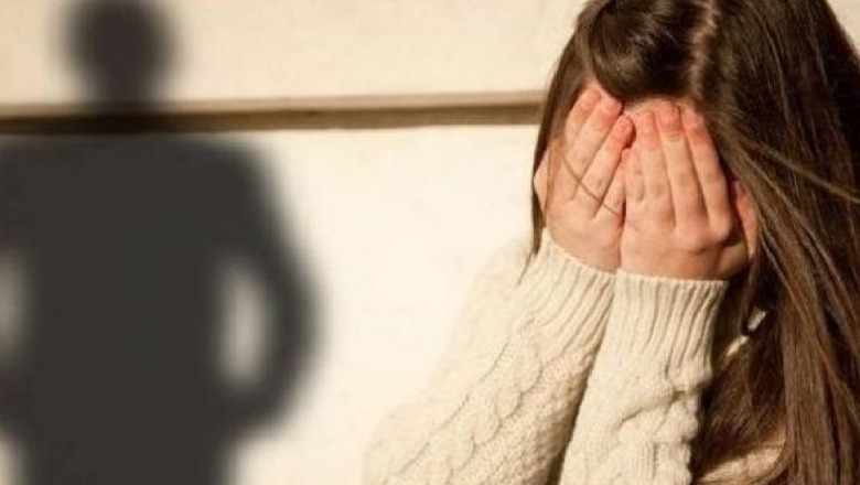 Itali/ E mitura shqiptare akuzon babanë për përdhunim: E ka bërë për një vit të tërë, është përbindësh