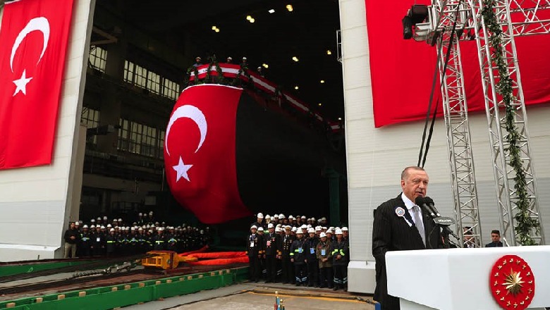 Berlini refuzon kërkesën e Greqisë për të anuluar shitjen e nëndetëseve gjermane Turqisë