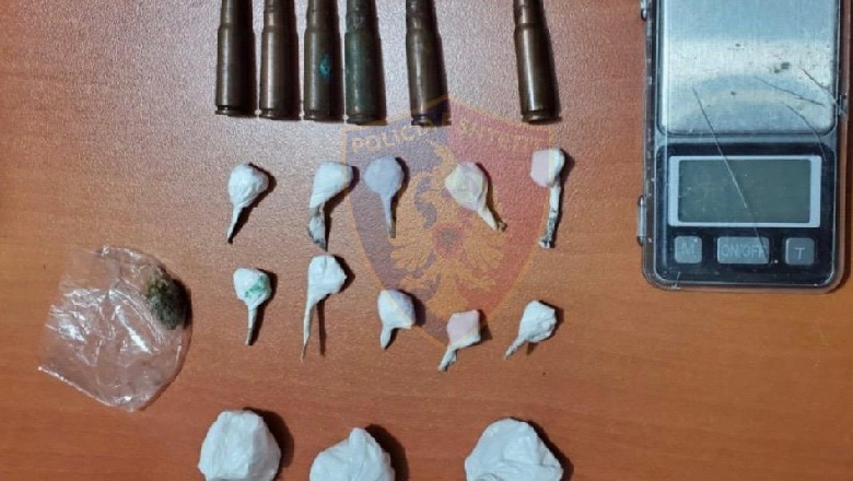 Shpërndante kokainë, vihet në pranga 24-vjeçari në Durrës! Iu gjetën fishekë, procedohet penalisht pronari i lokalit