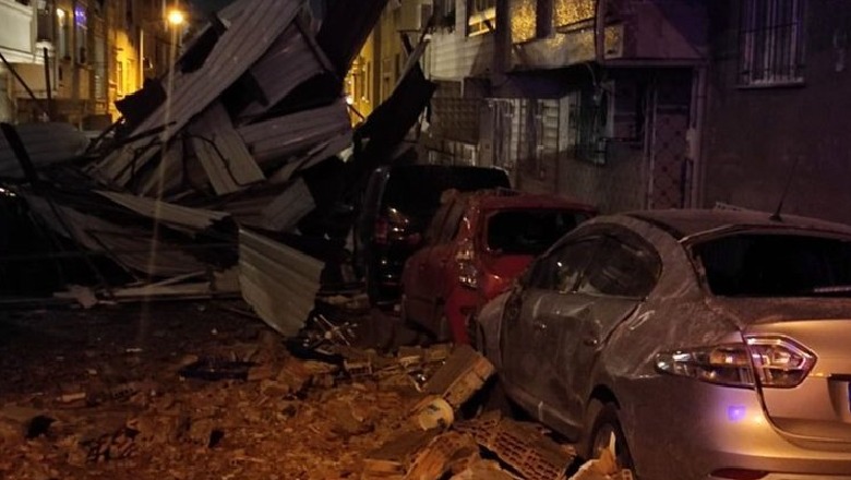 Lë pas dëme të mëdha materiale, stuhia e fuqishme ‘godet’ Stambollin  (VIDEO+FOTO)
