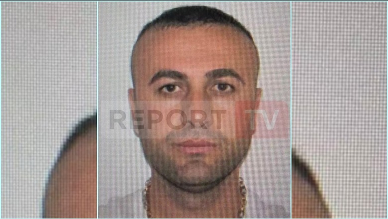 I shpallur në kërkim për vrasjen e trefishtë në Elbasan në 2018-ën, Mikael Qosja dyshohet se fshihet në Dubai