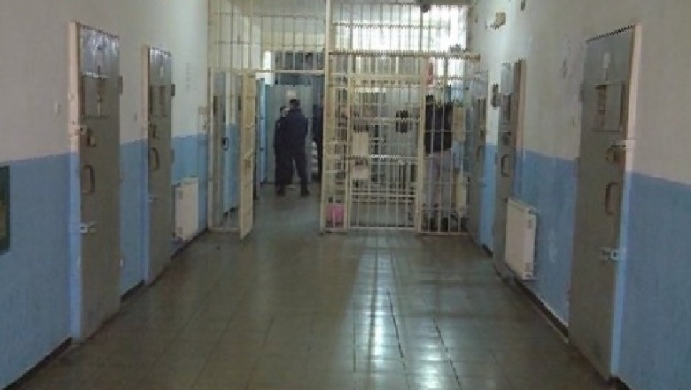 Infektohen me COVID disa të dënuar në sektorin VIP në burgun e Peqinit