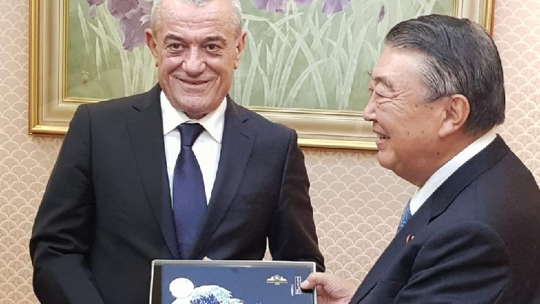 Ruçi, uron kryeparlamentarin e Japonisë për Festën Kombëtare: Jeni ndër  donatorët më të rëndësishëm për Shqipërinë