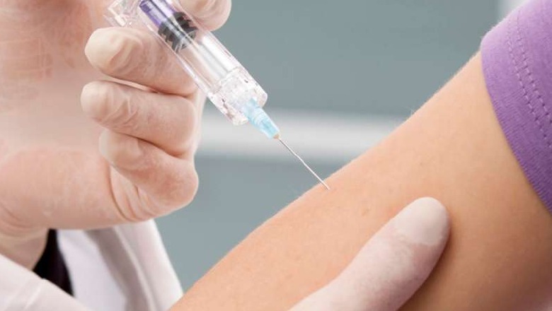 ‘Shpërthen’ varianti britanik i COVID-19 në Maqedoninë e Veriut, nis vaksinimi kundër virusit me Pfizer 