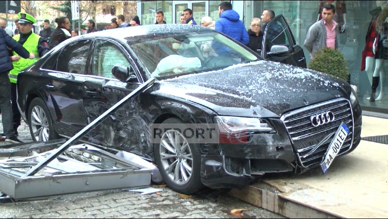 Makina përplas për vdekje këmbësorin në Kavajë