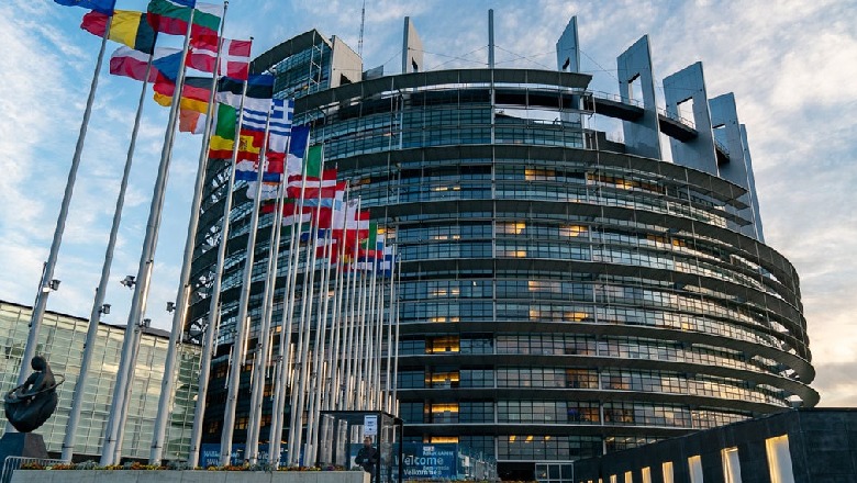 Komisioni i jashtëm i PE miraton amendimet e PPE: Ndjekje penale për shitblerjen e votës (Rezoluta pa ndikim në vendim e BE për mbajtjen e Konferencë Ndërqeveritare)