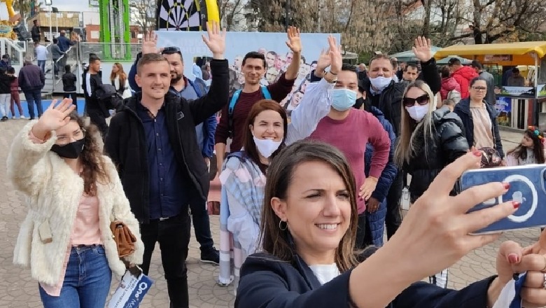 Sherri në Elbasan, reagon Rudina Hajdari: Mos i voto më bandat