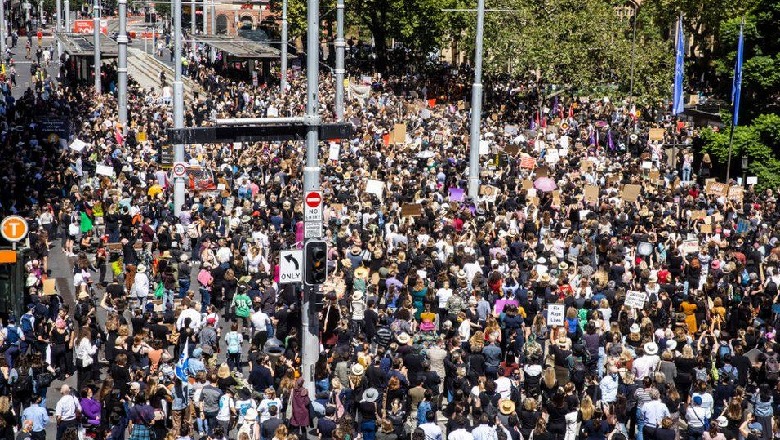 Australi, mijëra gra protestojnë në 40 qytete kundër ngacmimeve seksuale