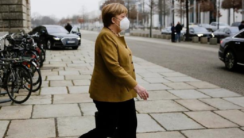 Partia e drejtuar nga Angela Merkel në udhëkryq