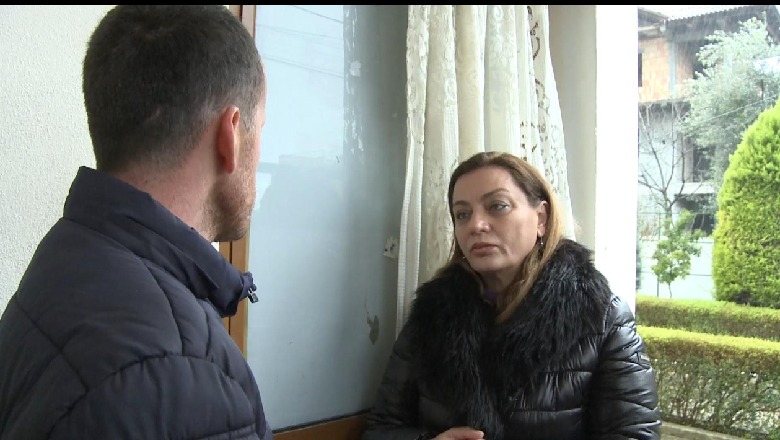 Albana Vokshi takim me kryefamiljarin e papunë në Laprakë: Do të dyfishojmë ndihmën sociale, bëni durim deri me 25 prill