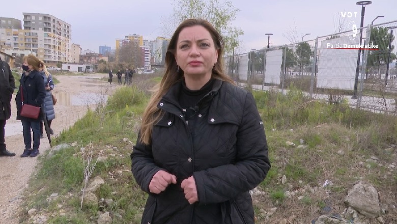 Albana Vokshi tek Bulevardi i Ri: Qytetarët jetojnë mes ujërave të zeza, të largojmë me votë qeverinë që na vjedh