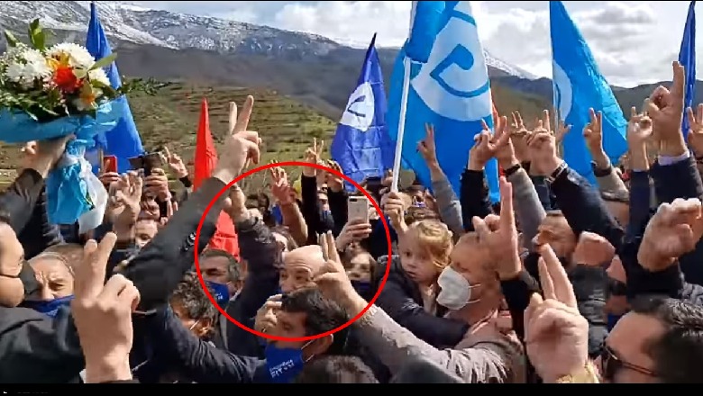 Mitingjet e Bashës, infektohet me COVID kandidati i PD-së në Gjirokastër! Momenti kur shihet mes militantëve