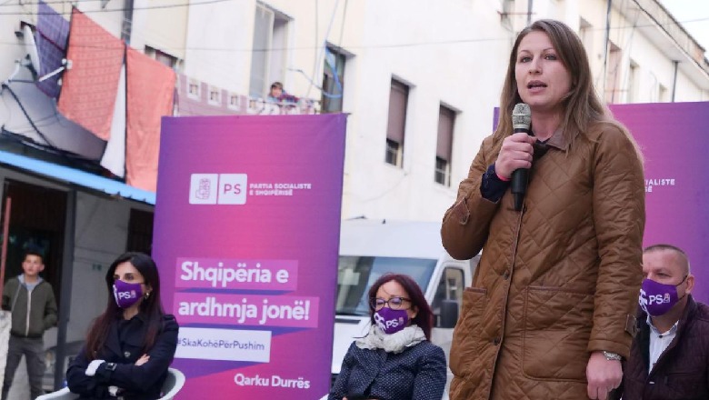 Kandidatja e PS-së në Durrës, Ana Dhamo: Ndërtojmë 32 shkolla, jo më mësim me turne