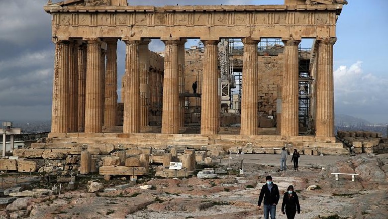 Greqia lehtëson kufizimet anti-COVID,  heq kërkesën për karantinë për udhëtarët nga BE 