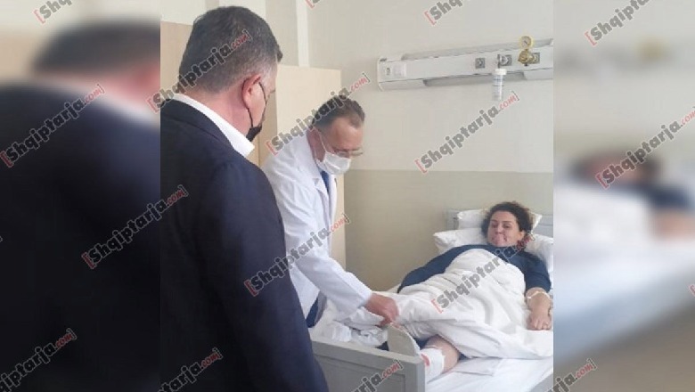 FOTO/ Taulant Balla viziton në spital efektiven e policisë, u plagos në këmbë sot në Elbasan