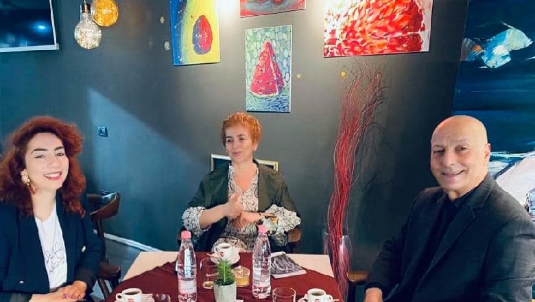Çomo publikon foto me bashkëshortin edhe vajzën: Ne votuam 