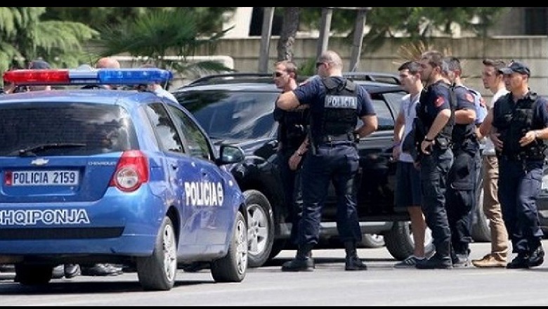 Pa patentë dhe s'i ndaloi policisë, arrestohet 21-vjeçari në Pogradec! Digjet edhe një makinë gjatë natës