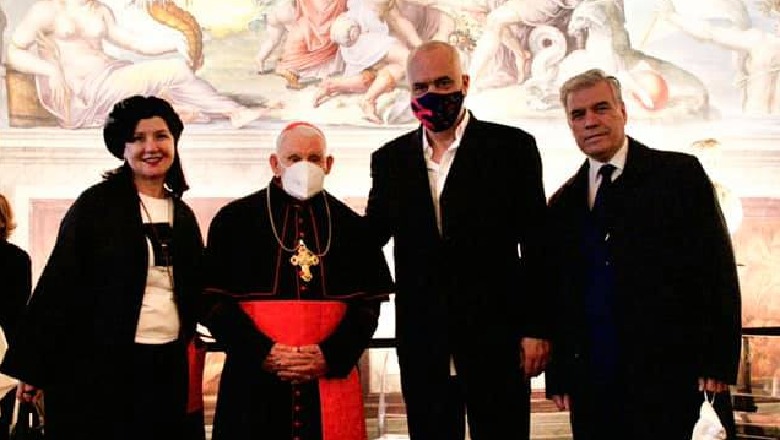 Rama në Itali takon kardinalin shqiptar, Ernest Troshani në muzeun e famshëm Uffizzi