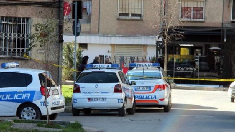 Goditi me sende të forta dhe me thikë një person, arrestohet 45-vjeçari në Tiranë! Në pranga edhe një i dënuar për ngacmim seksual