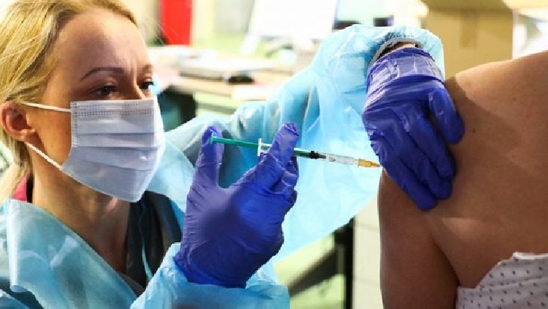 Autoritetet italiane nisin hetimin pasi 23 vjeçares i injektohen 6 doza të vaksinës Pfizer