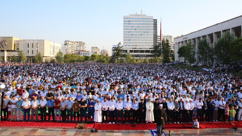 Komuniteti Mysliman i Shqipërisë: Falja e Fitër Bajrami të enjten në orën 06:10 në Sheshin 'Skënderbej'