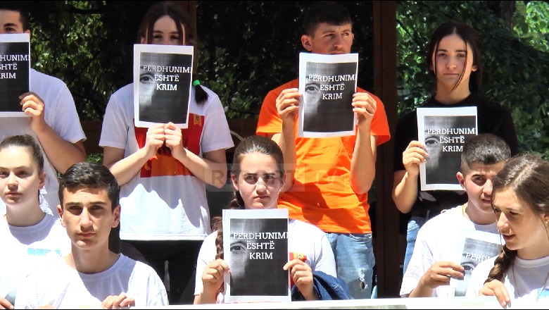 Përdhunimi 15-vjeçares në Mirditë, marrshim në Peshkopi, në mbështetje të vajzës dhe dënimit të fenomenit