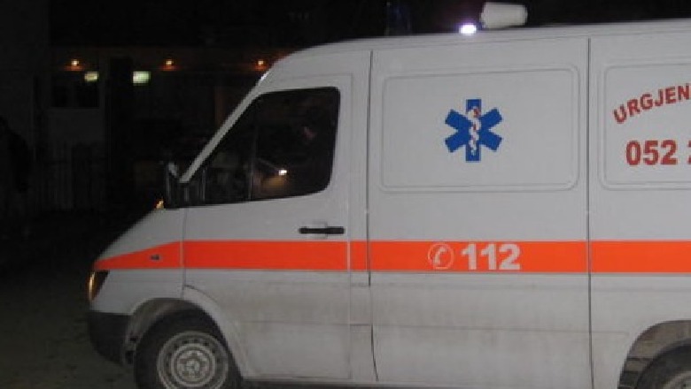Hap aksidentalisht derën e autobusit me të cilin po udhëtonte, plagoset gruaja në Elbasan