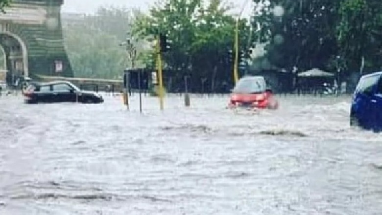Përmbytje nga shirat në Romë, rrugë si lumenj dhe sheshe si liqene