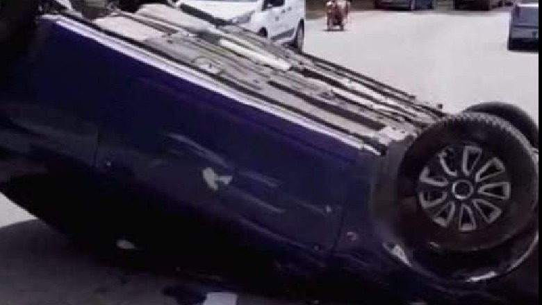 Makina humb kontrollin dhe përmbyset në rrugë, plagoset i riu shqiptar në Greqi