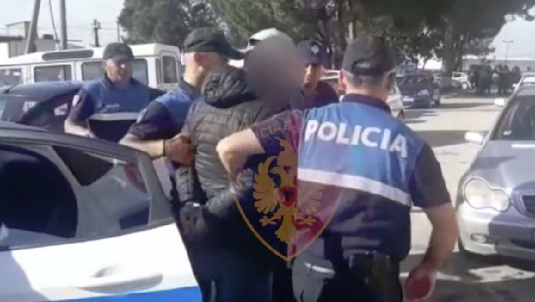 Operacioni ‘Lojtari’ në Berat/ U kapën duke vënë baste sportive, policia arreston 19 vjeçarin dhe procedon penalisht 4 persona të tjerë