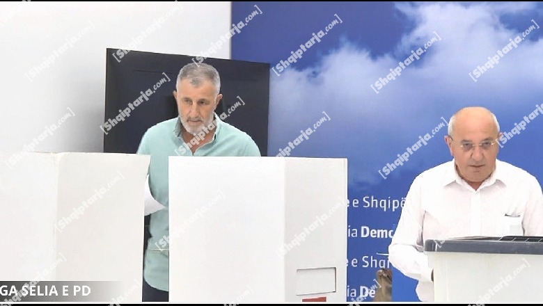 Voton Besnik Mustafaj dhe Sait Dollapi