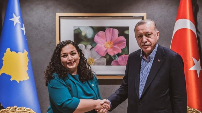 Vjosa Osmani pritet nga presidenti Erdogan: Të thellojmë bashkëpunimin mes Kosovës dhe Turqisë