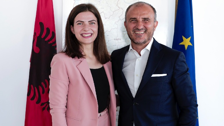 Vajza nga Përmeti i shprehu dëshirën se do të bëhet prokurore, Soreca e fton në zyrë: Të rinjtë e sotëm shqiptare janë qytetarët e ardhshëm të BE-së