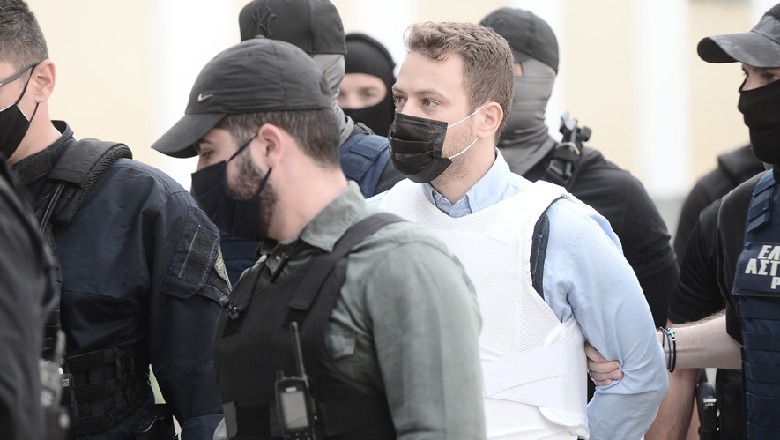 Mbyti bashkëshorten pranë foshnjës dhe kamufloi vrasjen për 47 ditë, gjykata lë në burg pilotin grek 