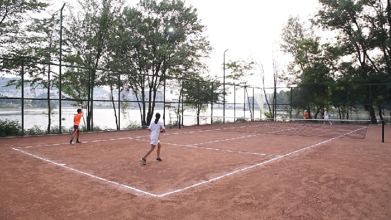 Veliaj inauguron fushat e tenisit te Parku i Liqenit: Nga hapësirë e uzurpuar u rikthehet qytetarëve
