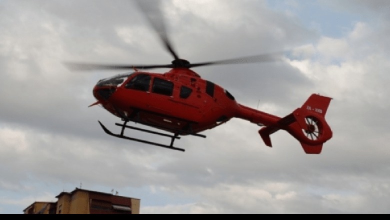 Bie nga skela e katit të 2-të duke punuar, 59-vjeçari nga Pogradeci dërgohet me helikopter drejt Tiranës