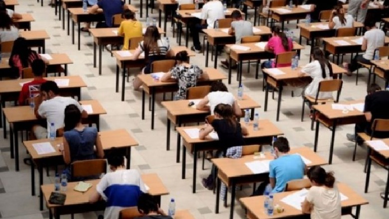Gati për në universitet, dalin rezultatet e provimit të fundit të Maturës Shtetërore për Lëndën me Zgjedhje 