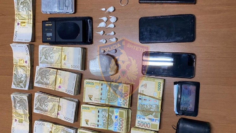 Tiranë/ Shpërndante kokainë në bllok, arrestohet 39-vjeçari, procedohet në gjendje e lirë e motra, pengoi hetimet! Në banesë iu gjetën 100 doza