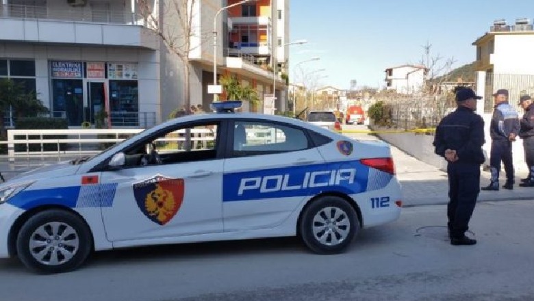 Plagosi me thikë fqinjin e tij, arrestohet 31-vjeçari në Cërrik