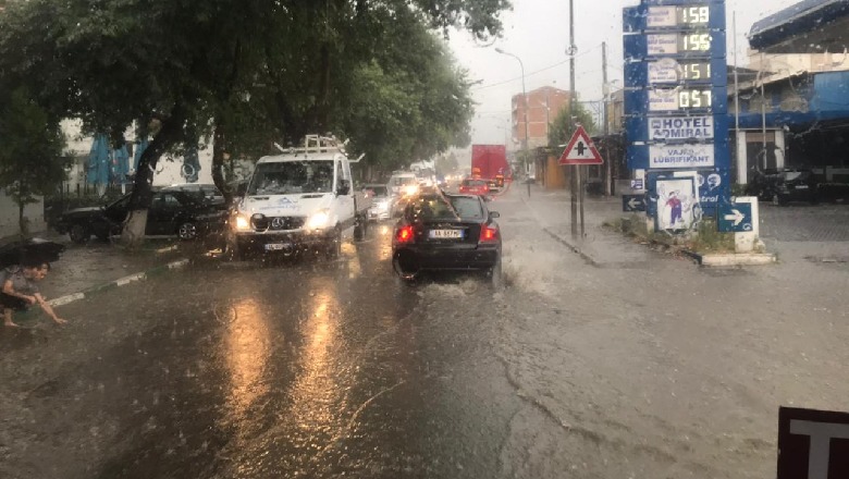 Përmbytjet në Evropën Juglindore, paralajmëron Ministria e Mbrojtjes: 5 ditët e ardhshme do kemi mot me reshje lokale dhe vërshime uji të shkurtra