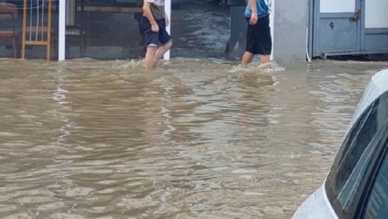 Reshje të dendura në Kosovë, evakuohet 1 familje nga shtëpia, dëme të mëdha materiale 