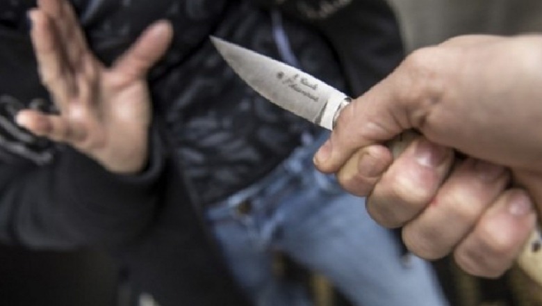 Plagosi me thikë vëllanë pas sherrit për pronën, arrestohet 32-vjeçari në Tiranë