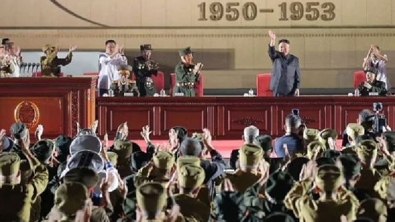68 vjetorin e armëpushimit me Korenë e Jugut, Kim Jong Un e feston me fishekzjarre dhe paradë ushtarake