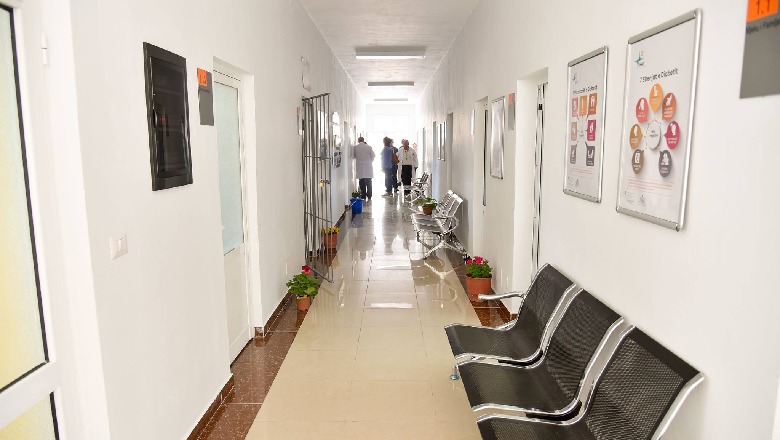 4 infermierë dhe 1 recepsioniste me COVID, mbyllet qendra shëndetësore në Libohovë! 'Kyçen' 2 zyra të administratës në Universitetin 'Eqrem Çabej'