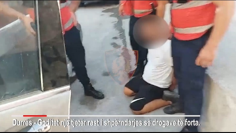 Më doza heroine dhe kokaine në çantë, arrestohet 21-vjeçari në Durrës, i gjenden dhe një shumë parash në makinë